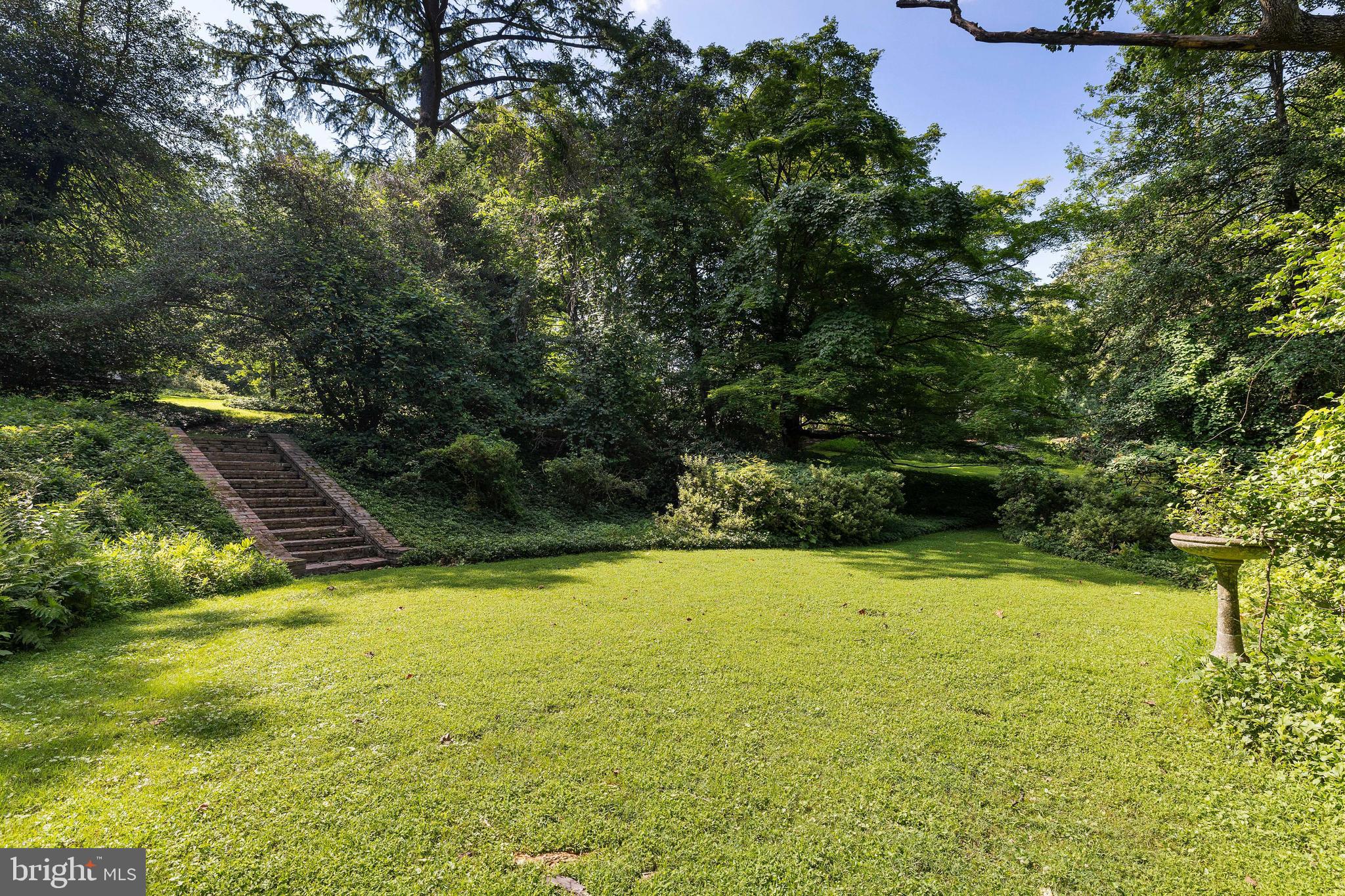 1919 Ruxton Road Towson, MD 21204 - Photo 61 of 87 Lawn