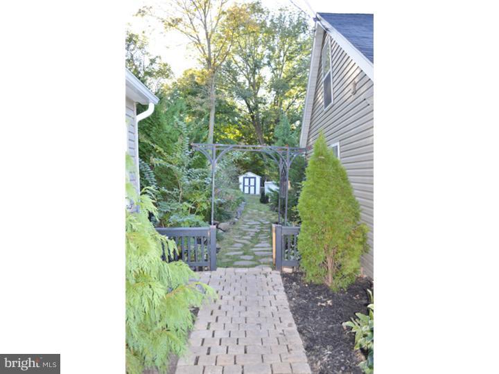 1197 Kepler Road Pottstown, PA 19464 - Photo 2 of 14 Side Yard