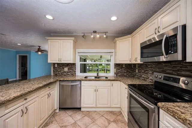 $1,050,000 | 511 Krueger Parkway, Stuart, FL 34996