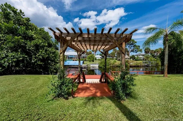 $1,050,000 | 511 Krueger Parkway, Stuart, FL 34996