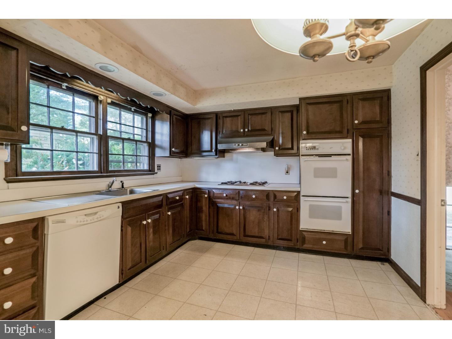 1241 Lois Road Ambler, PA 19002 - Photo 9 of 25 Gallery Image 9