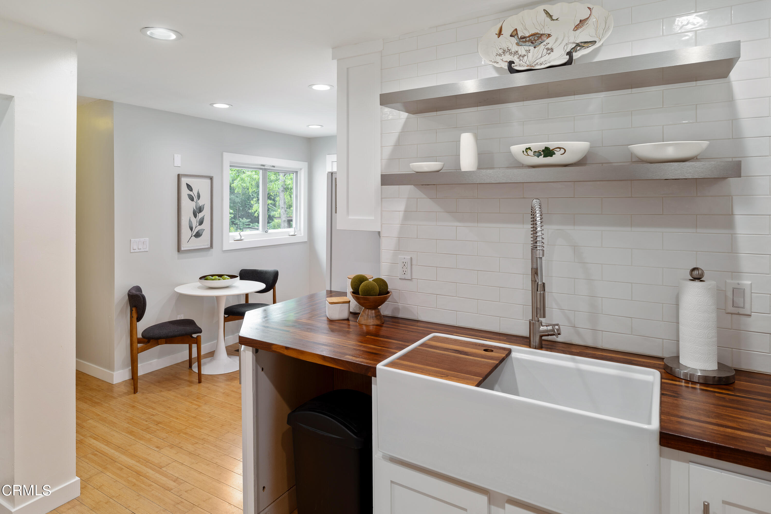 488 Colman Street Altadena, CA 91001 - Photo 21 of 75 a work place with table and chairs