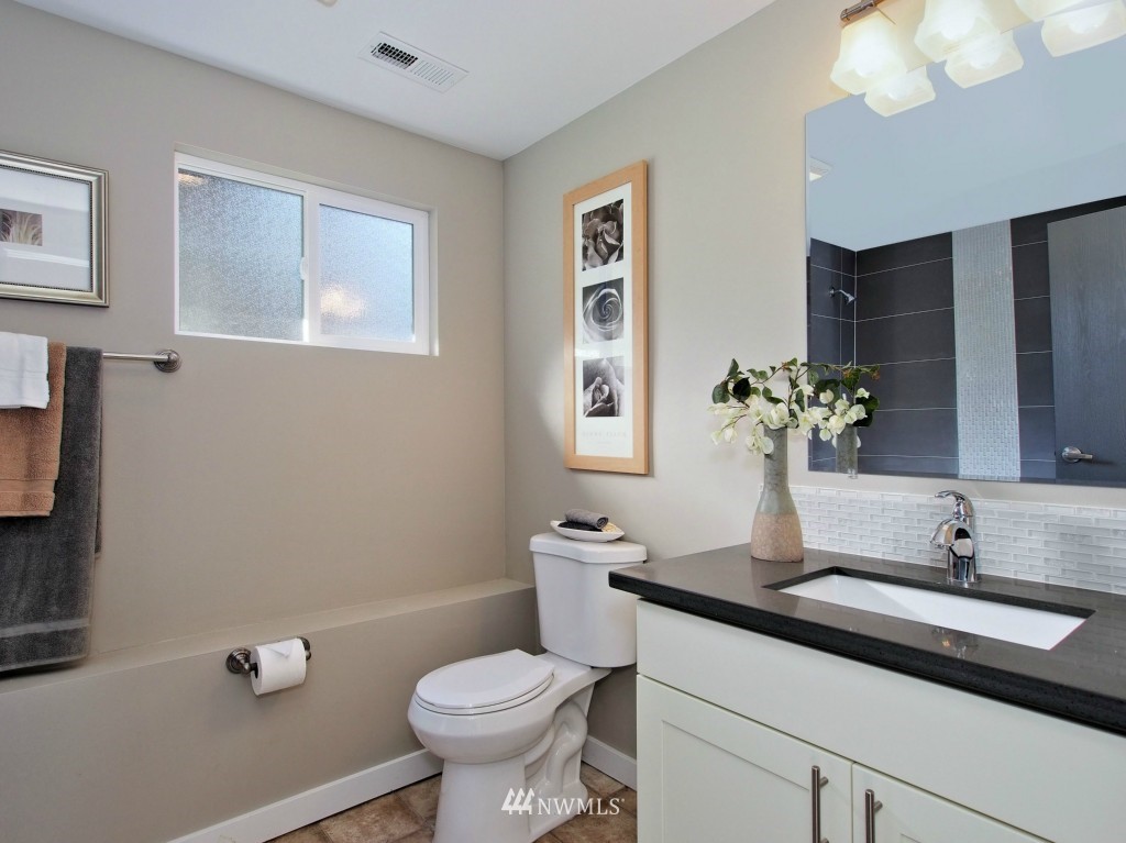 14607 182nd Avenue Southeast Renton, WA 98059 - Photo 12 of 20 Gallery Image 12