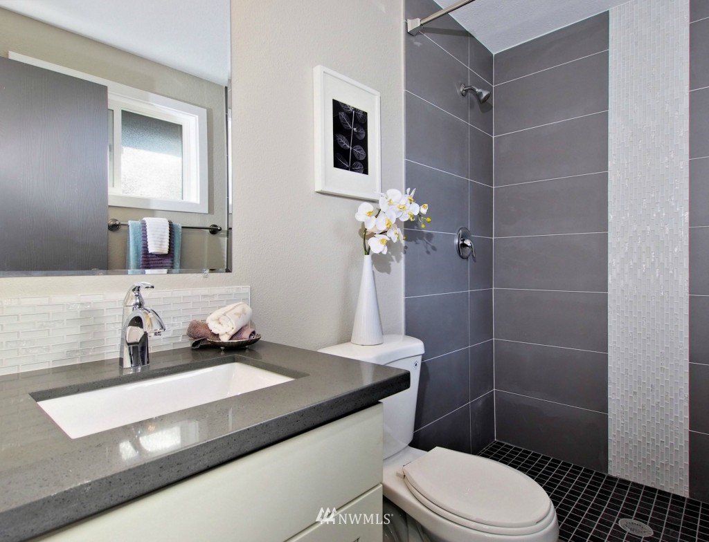 14607 182nd Avenue Southeast Renton, WA 98059 - Photo 10 of 20 Gallery Image 10