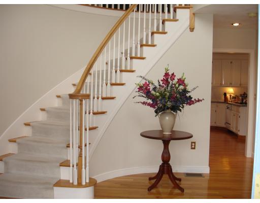 31 Lancaster Road North Andover, MA 01845 - Photo 2 of 20 Gallery Image 2