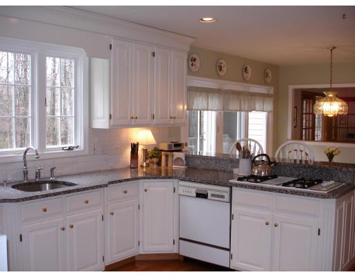 31 Lancaster Road North Andover, MA 01845 - Photo 6 of 20 Gallery Image 6