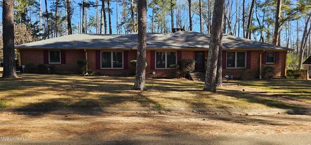 $325,000 | 160 Bristol Boulevard, Jackson, MS 39204
