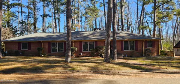 $325,000 | 160 Bristol Boulevard, Jackson, MS 39204