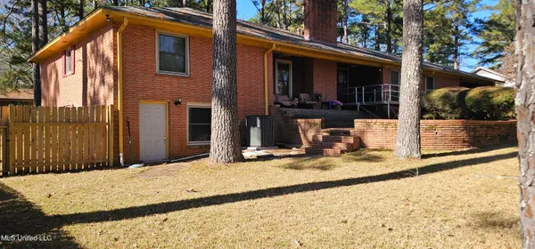 $325,000 | 160 Bristol Boulevard, Jackson, MS 39204