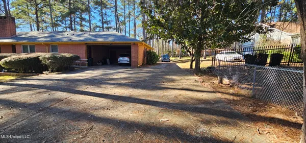 $325,000 | 160 Bristol Boulevard, Jackson, MS 39204