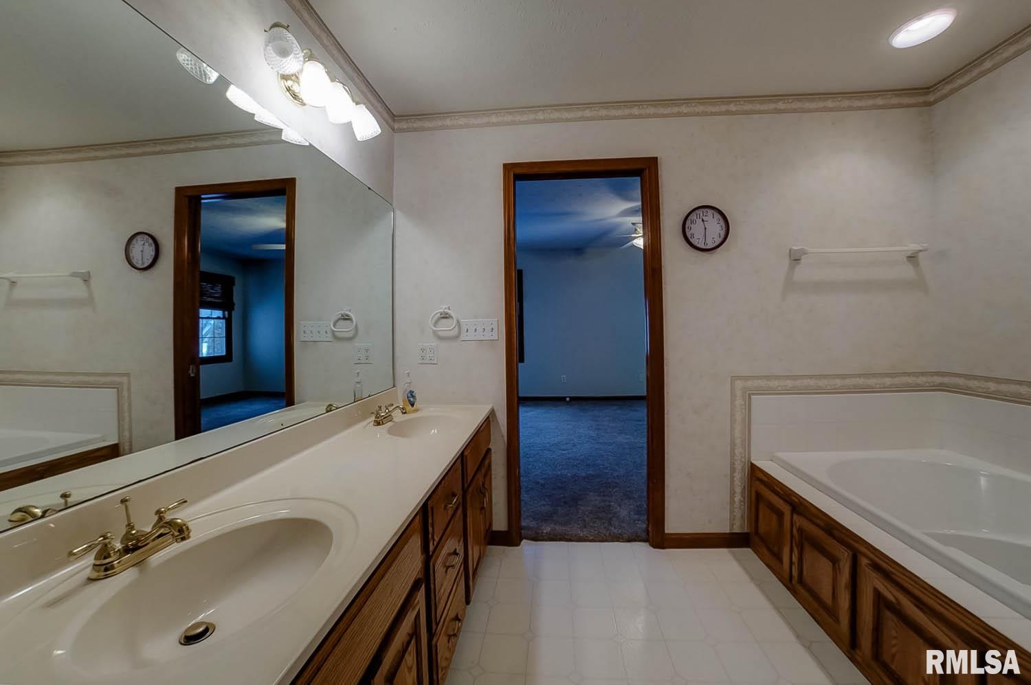2508 Shadow Chaser Drive Springfield, IL 62711 - Photo 33 of 48 Gallery Image 33