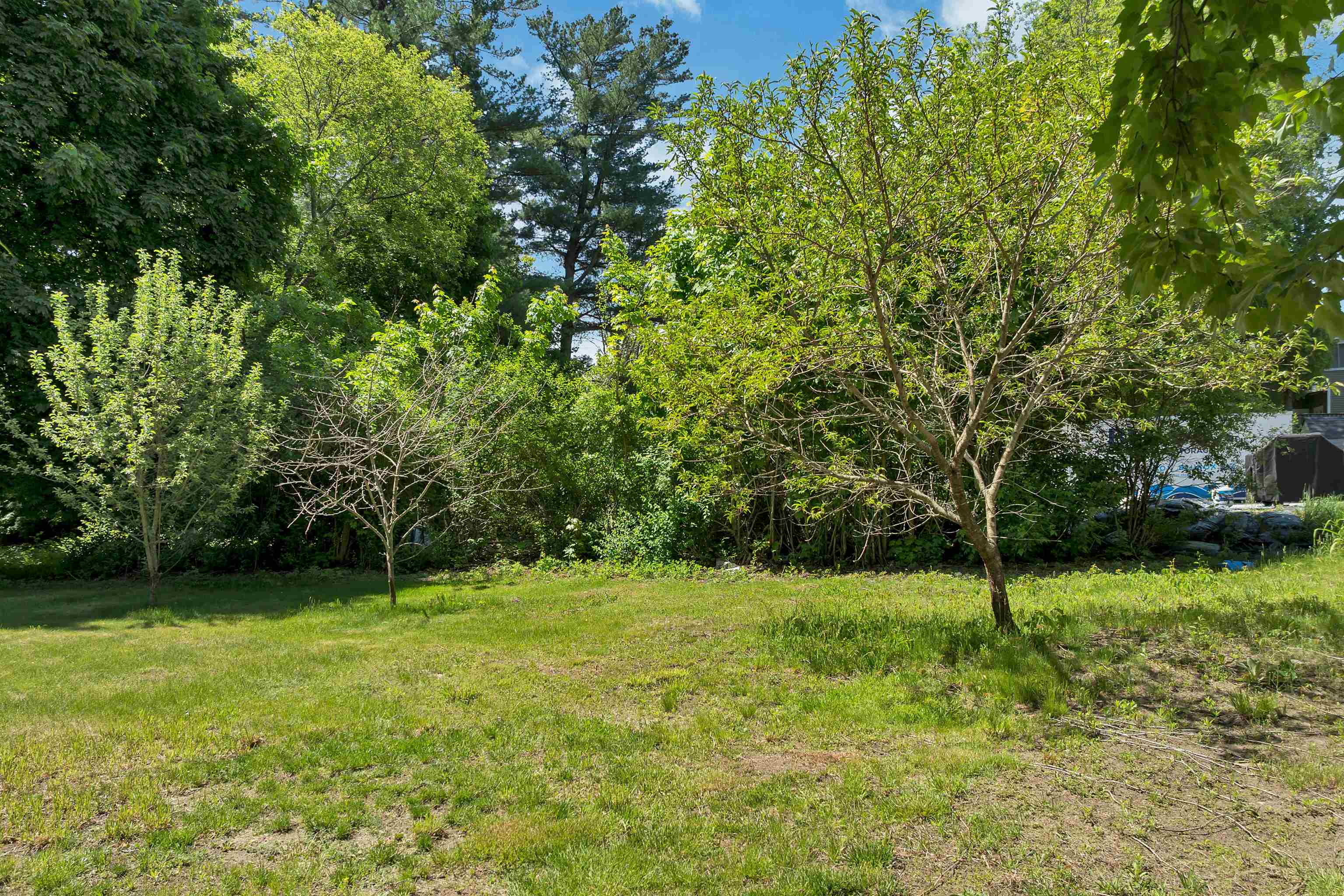 11 Grove Street Derry, NH 03038 - Photo 8 of 51