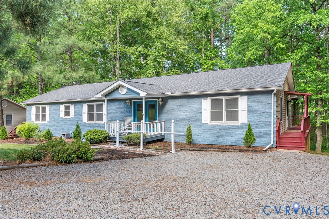 1024 Green Hill Road South Hill, VA 23970 - Photo 20 of 30 front view of a house with a yard