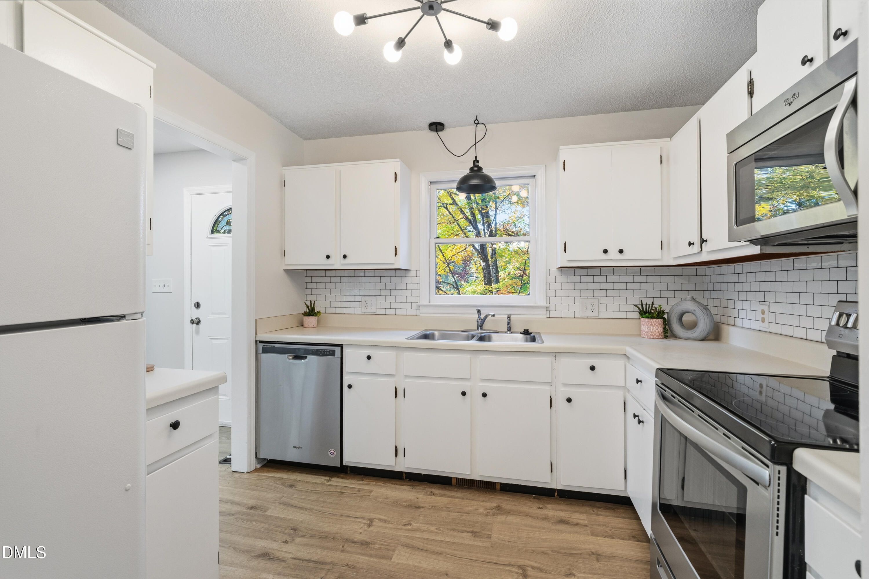 6422 English Oaks Drive Raleigh, NC 27615 - Photo 5 of 24 6422EnglishOaksDrive,Raleigh(26)