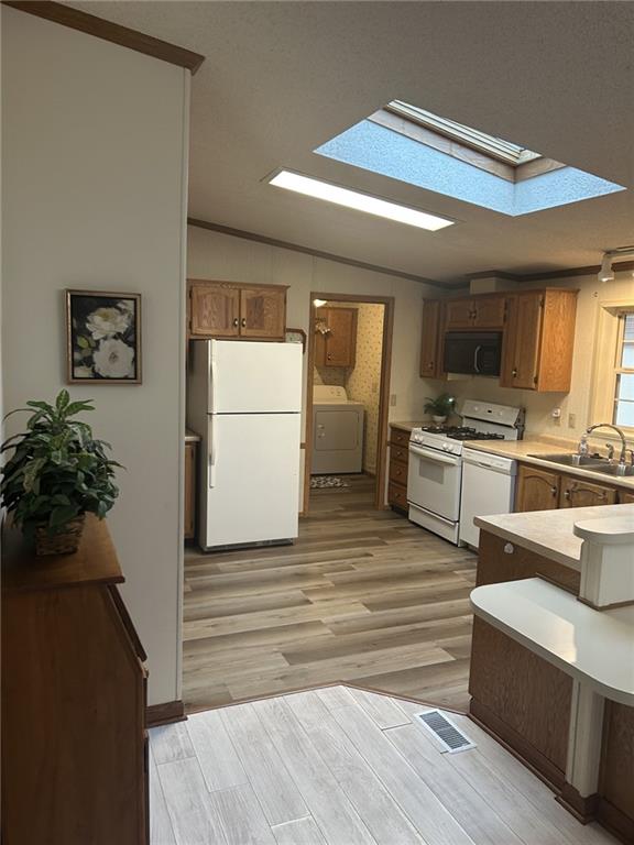 269 Ridge Lane Murrysville, PA 15668 - Photo 11 of 32 a room with wooden floor and electronic appliances