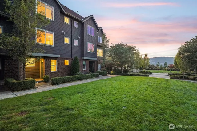 $859,000 | 862 3rd Avenue Northeast, Issaquah, WA 98029