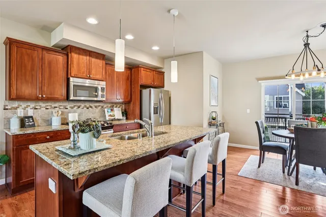 $859,000 | 862 3rd Avenue Northeast, Issaquah, WA 98029