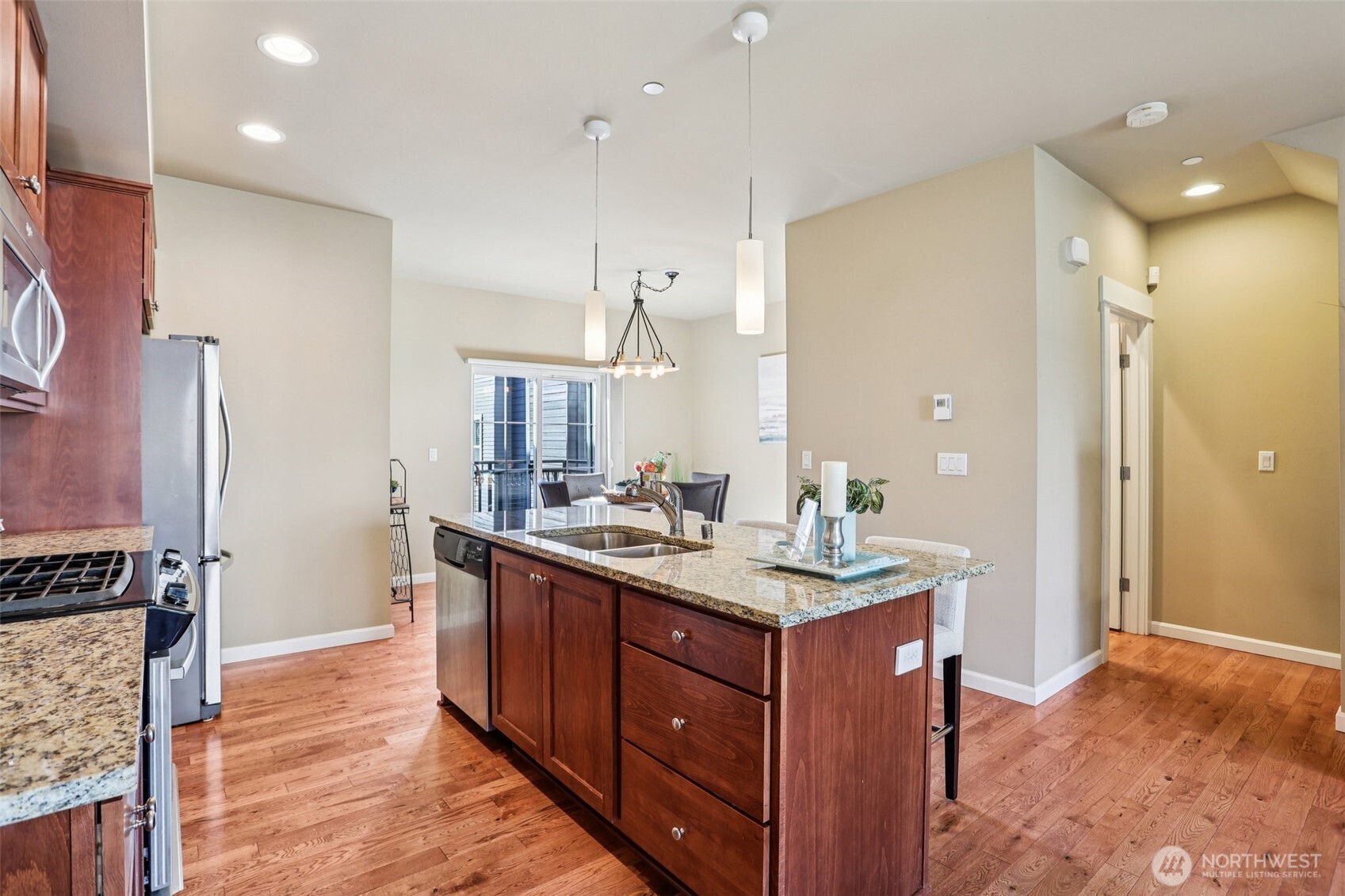 862 3rd Avenue Northeast Issaquah, WA 98029 - Photo 8 of 28