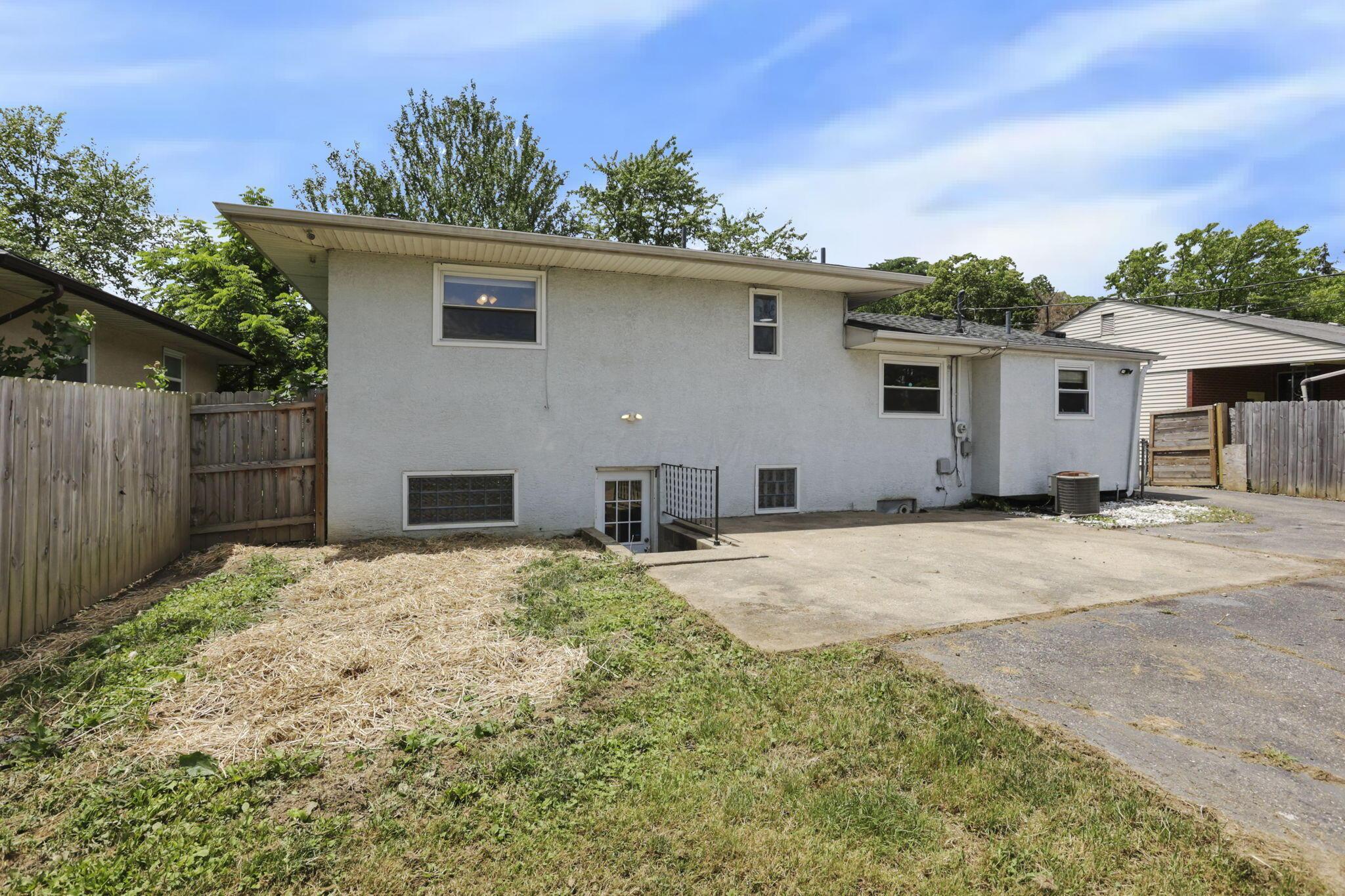 1698 Woodcrest Road Columbus, OH 43232 - Photo 42 of 51 43-web-or-mls-0D3A2407