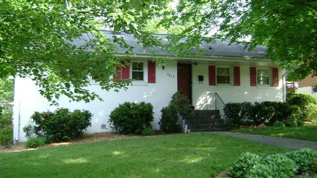 2819 Lofton Road Southwest Roanoke, VA 24015 - Photo 1 of 6 front
