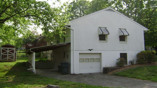 2819 Lofton Road Southwest Roanoke, VA 24015 - Photo 3 of 6 DSC02861