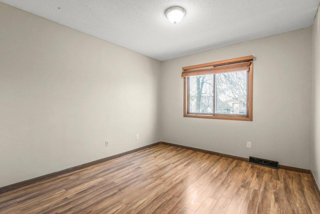 5331 70th Circle North Brooklyn Center, MN 55429 - Photo 4 of 27