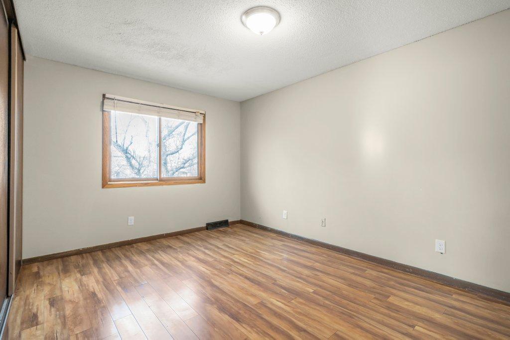 5331 70th Circle North Brooklyn Center, MN 55429 - Photo 5 of 27