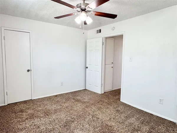 $1,350 | 441 Southwest Thomas Street, Unit B, Burleson, TX 76028