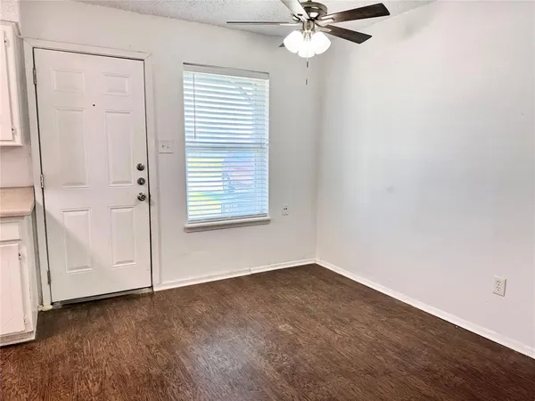 $1,350 | 441 Southwest Thomas Street, Unit B, Burleson, TX 76028