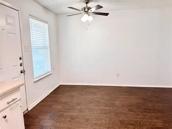 $1,350 | 441 Southwest Thomas Street, Unit B, Burleson, TX 76028
