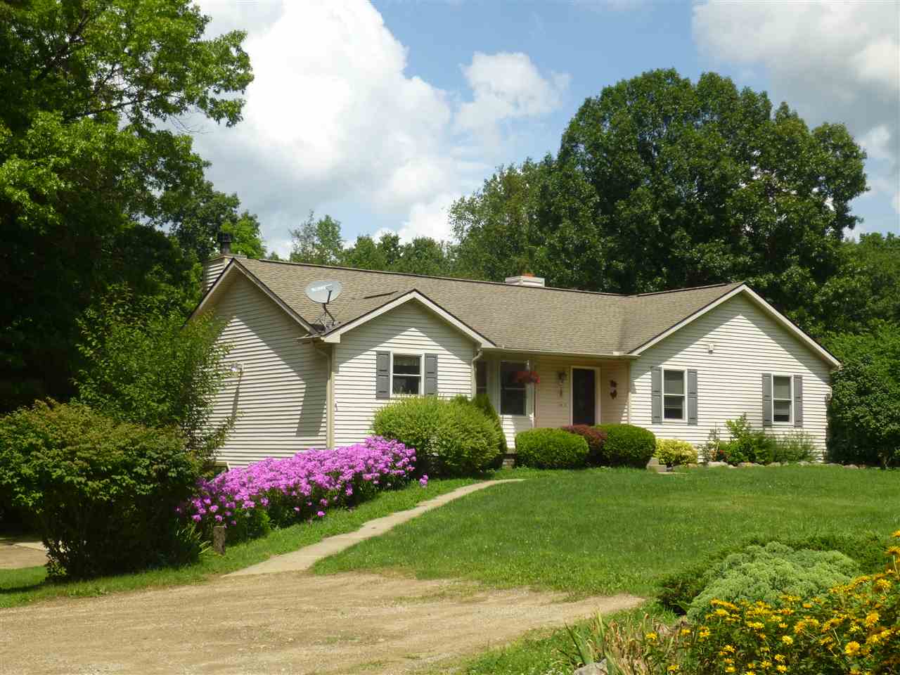 8977 West Lovejoy Road Byron, MI 48418 - Photo 1 of 40 31389203.JPG
