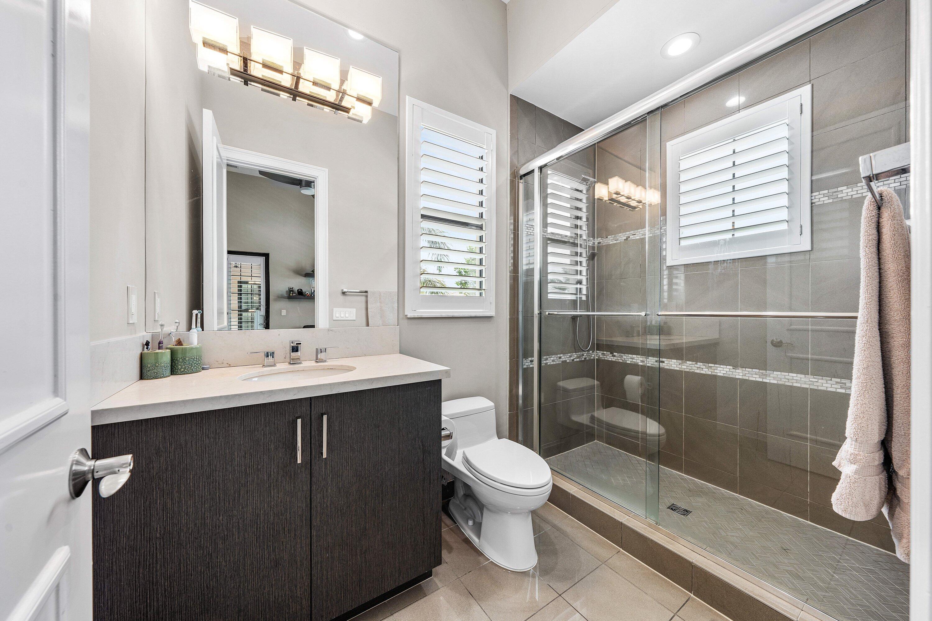 9616 Moritz Way Delray Beach, FL 33446 - Photo 56 of 108 Guest Bathroom 3