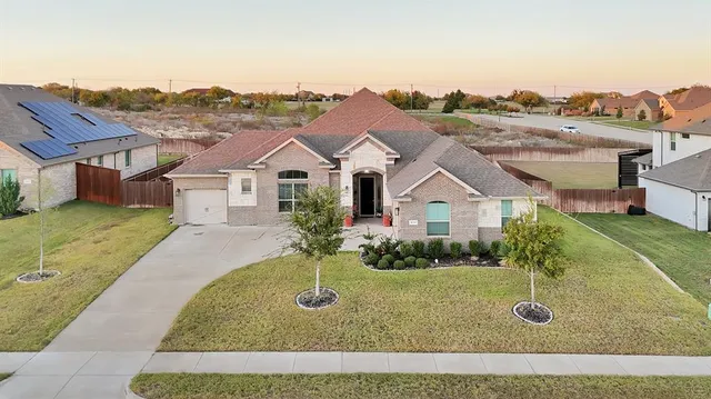 $3,550 | 431 Kinnerton Court, Midlothian, TX 76065