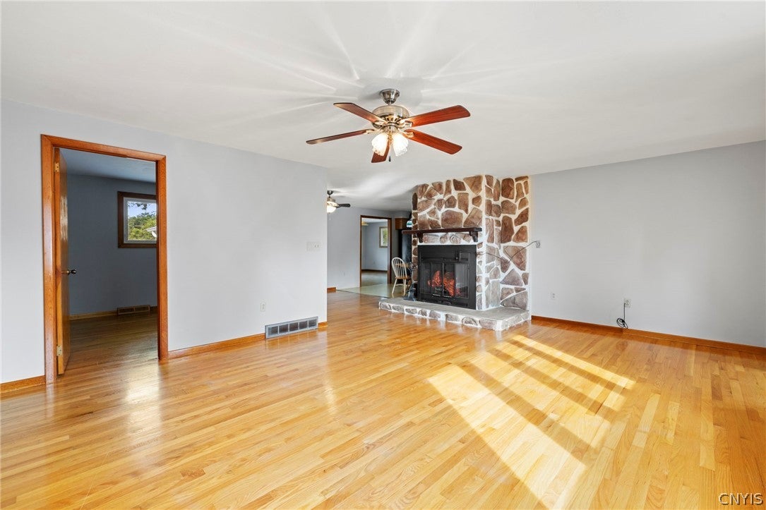 7761 Davis Road Syracuse, NY 13212 - Photo 14 of 46 Gallery Image 14