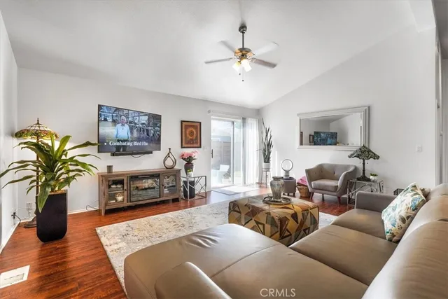 $295,000 | 20053 Northcliff Drive, Canyon Country, CA 91351