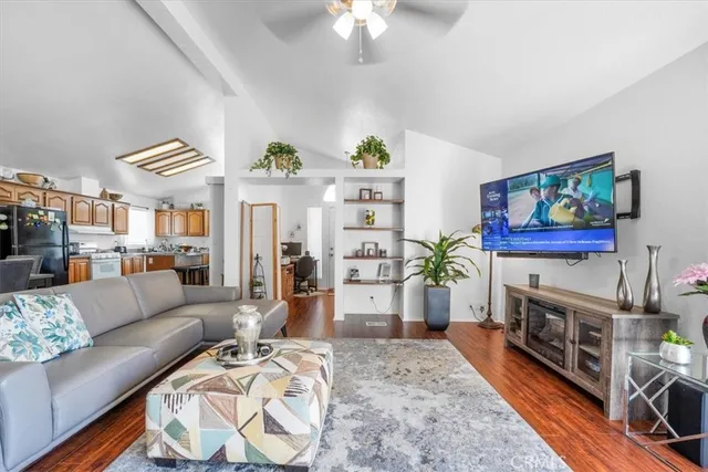 $295,000 | 20053 Northcliff Drive, Canyon Country, CA 91351