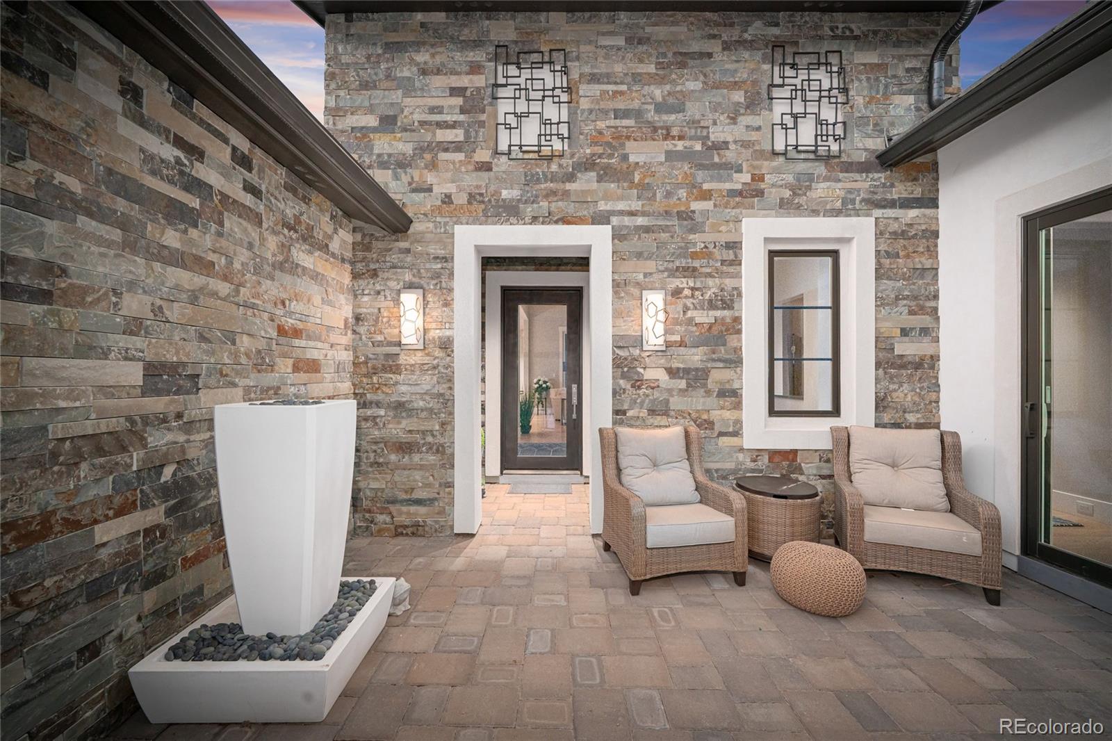 8200 Raphael Lane Littleton, CO 80125 - Photo 5 of 40 Gallery Image 5