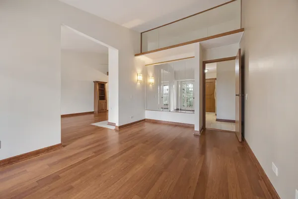$257,900 | 540 Biesterfield Road, Unit 305, Elk Grove Village, IL 60007