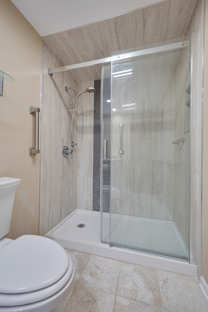 540 Biesterfield Road, Unit 305 Elk Grove Village, IL 60007 - Photo 19 of 25