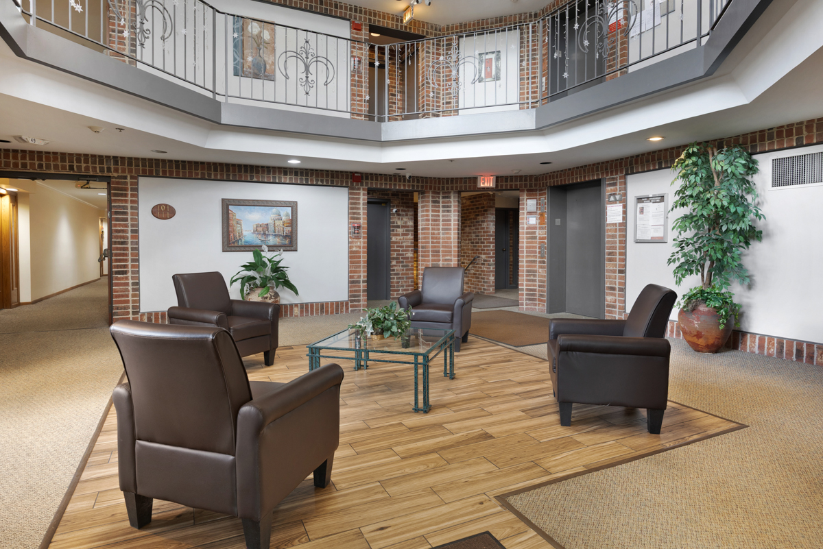 540 Biesterfield Road, Unit 305 Elk Grove Village, IL 60007 - Photo 21 of 25