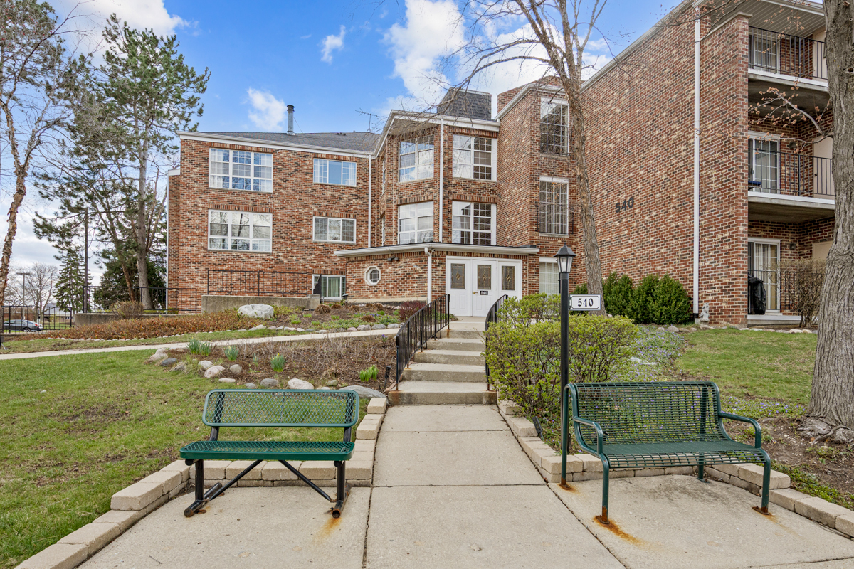 540 Biesterfield Road, Unit 305 Elk Grove Village, IL 60007 - Photo 24 of 25