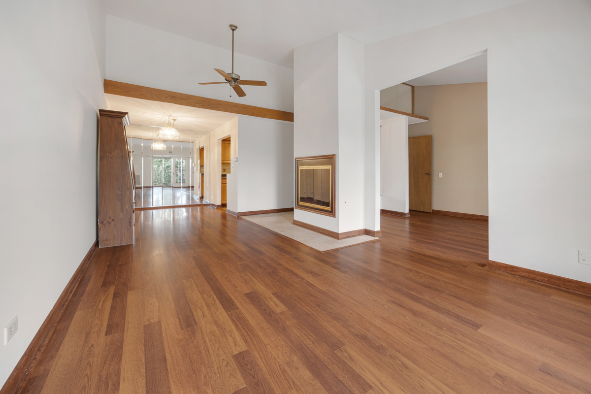 540 Biesterfield Road, Unit 305 Elk Grove Village, IL 60007 - Photo 6 of 25