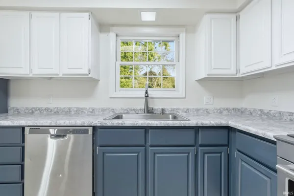 $234,900 | 1004 Fall Creek Avenue, Kendallville, IN 46755