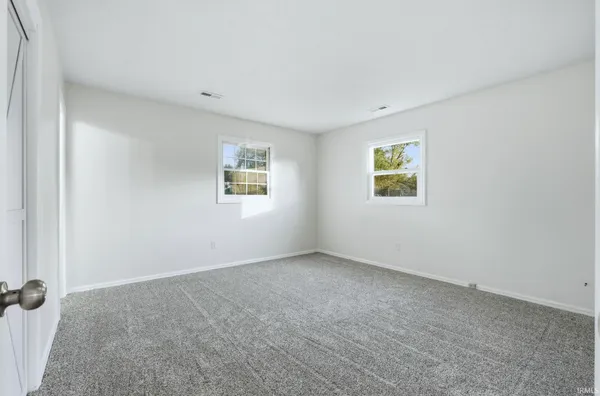 $234,900 | 1004 Fall Creek Avenue, Kendallville, IN 46755