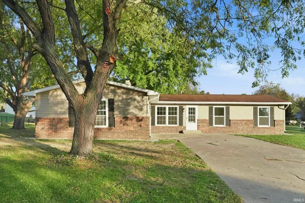 $234,900 | 1004 Fall Creek Avenue, Kendallville, IN 46755