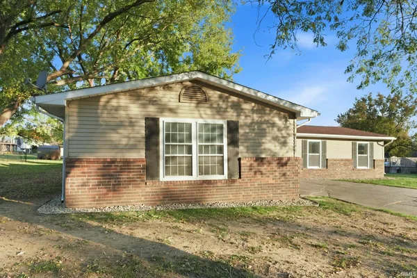 $234,900 | 1004 Fall Creek Avenue, Kendallville, IN 46755