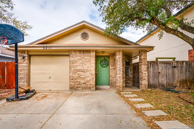 $1,700 | 3211 Stoney Grove, San Antonio, TX 78247