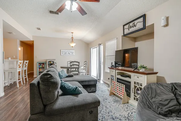 $1,575 | 3211 Stoney Grove, San Antonio, TX 78247