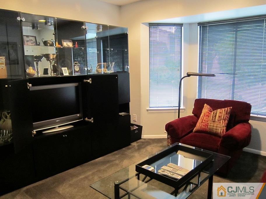 49 Park Gate Drive Edison, NJ 08820 - Photo 8 of 17 a living room with furniture