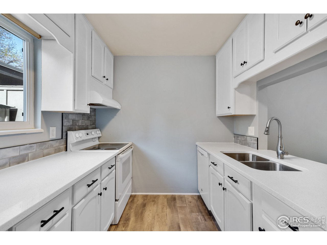 801 East Drake Road, Unit I69 Fort Collins, CO 80525 - Photo 6 of 27 Tons of Counter Space